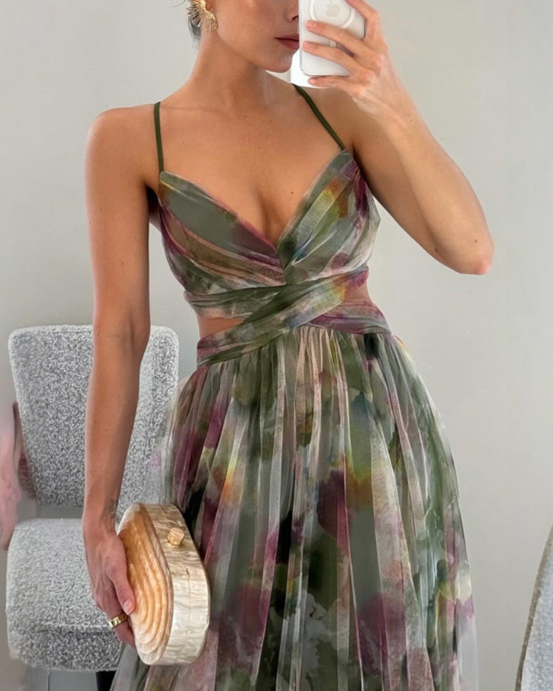 Giselle - Un vestido largo y cautivador con estampado floral