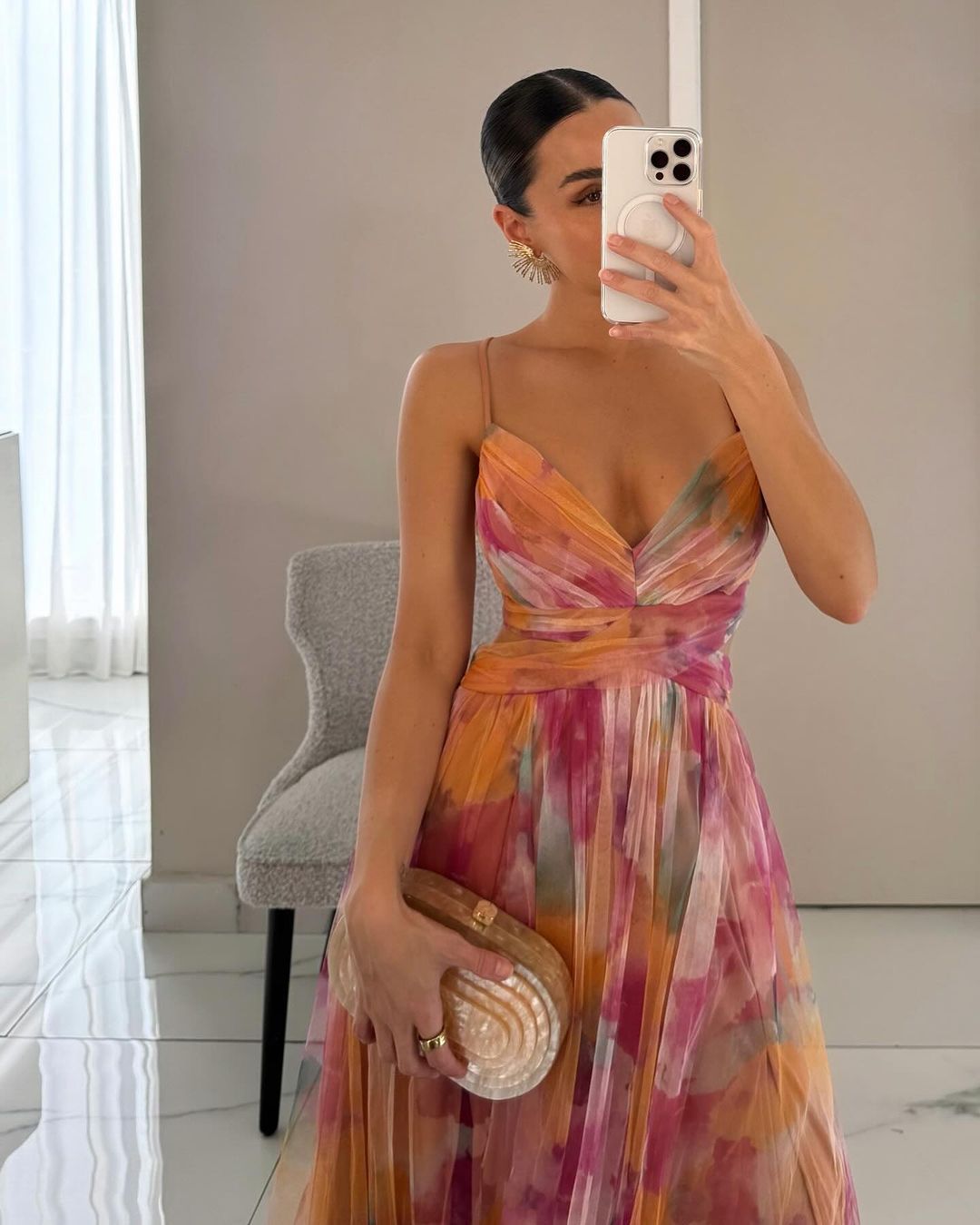 Giselle - Un vestido largo y cautivador con estampado floral