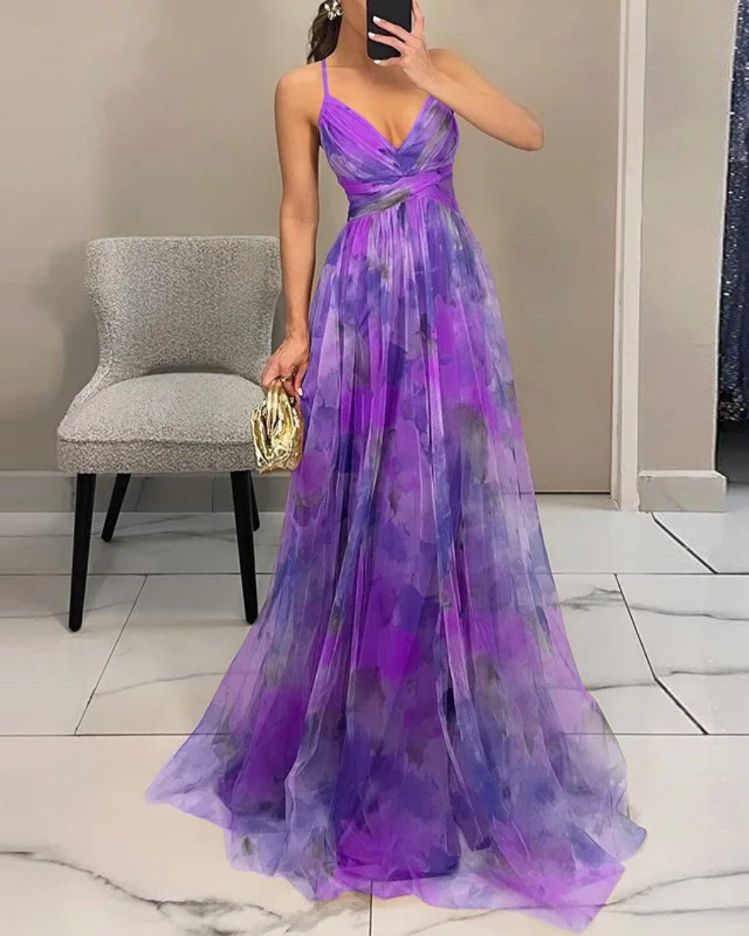 Giselle - Un vestido largo y cautivador con estampado floral